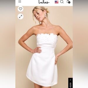 Lulús White Satin Strapless Floral Mini Dress